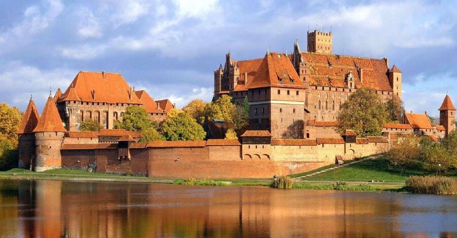 Gdansk: Malbork Castle & Westerplatte Tour with Local Lunch - Malbork Castle: three hours of medieval brick