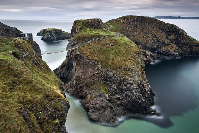 Giant's Causeway Tour from Belfast - Luxury Bus + Castles Tour - What the bus day feels like in practice