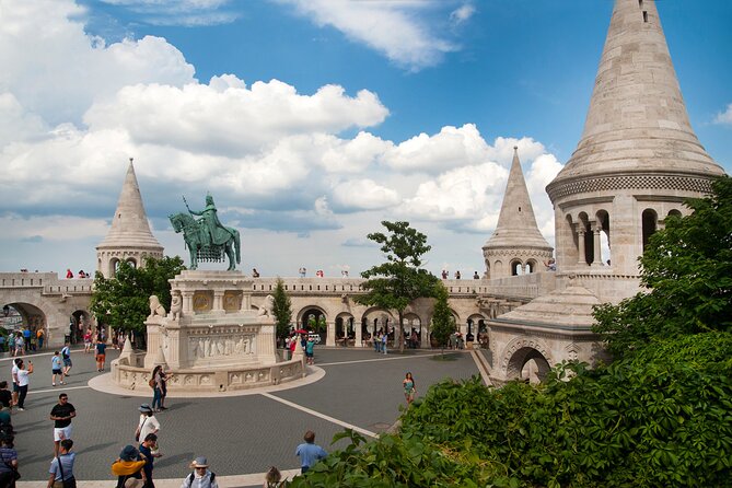 Guided Tour in Budapest Castle District - Sándor Palace and the changing of the guard