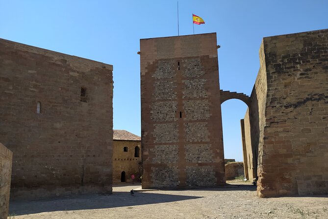 Guided tour of Monzón and the castle 3h. - Why this Monzón tour is worth considering