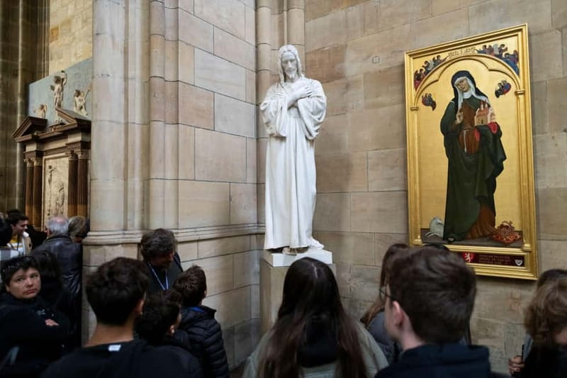 Guided Tour of Prague Castle with Ticket and Transport - What to bring and how to plan the day