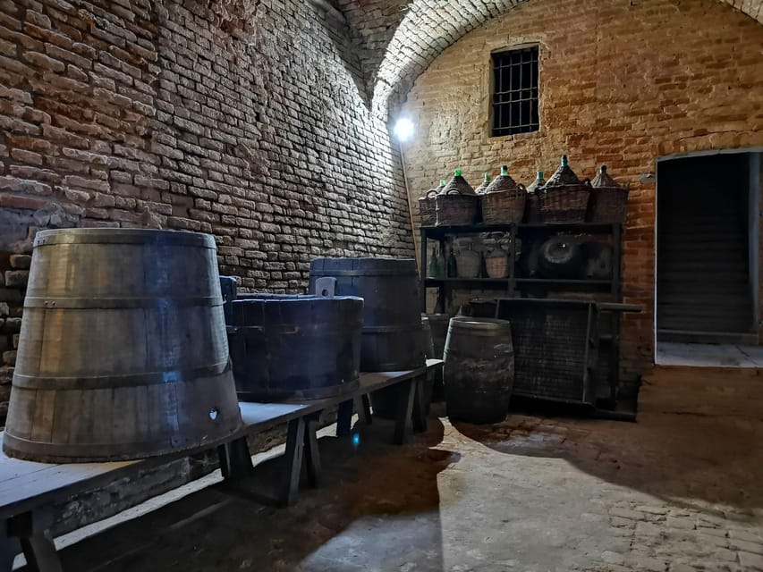 Guided tour of the Castle of Chignolo Po - What the Italian guided format means