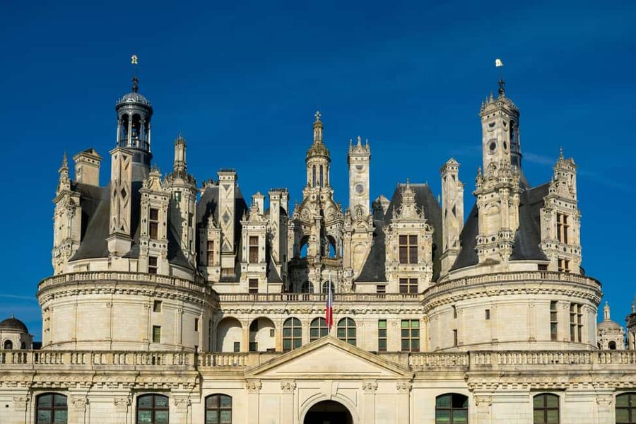 Guided tour of the Château de Chambord - Meeting Sarah at the castle entrance