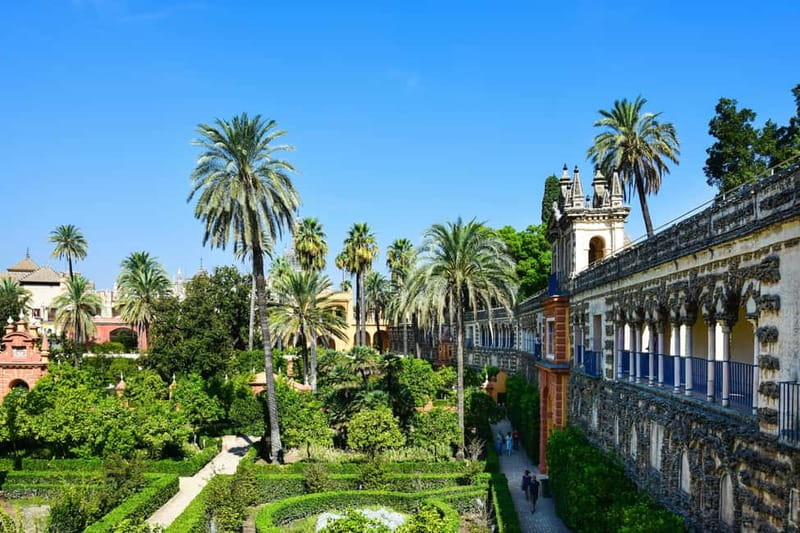 Guided Tour of the Royal Alcázar of Seville in a Small Group - Inside the palace: rooms worth your attention