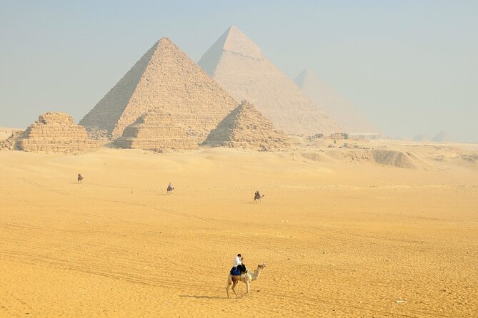 Guided Tour to Giza Pyramids, Museum, Citadel and Khan El Khalili - Giza begins with the pyramids and the Sphinx