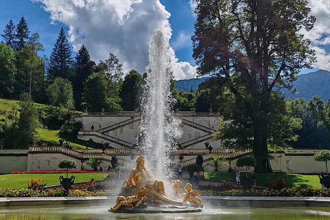 Half Day Private Tour Linderhof Castle & Oberammergau incl Ettal - The Neuschwanstein problem you should not ignore