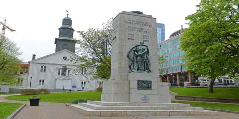 Halifax: Small Group Walking Tour with Citadel & Museum - Passing the Art Gallery on the way downtown