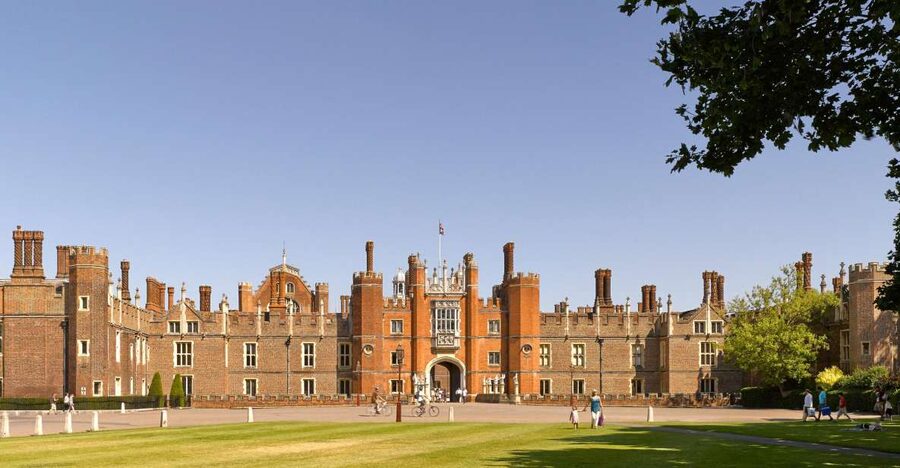 Hampton Court Palace and Windsor Castle Private Car Tour - The gardens and famous maze