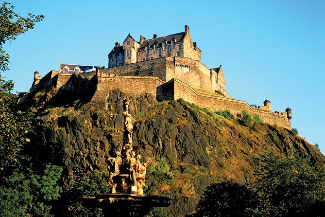 Harry Potter Tour & Edinburgh Castle Visit - Greyfriars Cemetery and the Tom Riddell connection