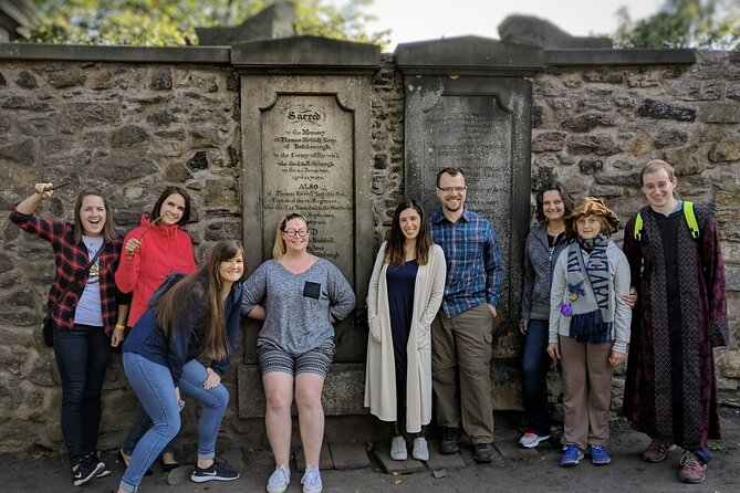 Harry Potter Tour & Edinburgh Castle Visit - Waverley Station and New Town viewpoints