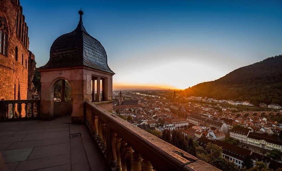 Heidelberg: Heidelberg Castle Garden & Outside Private Tour - What the tour does not show you