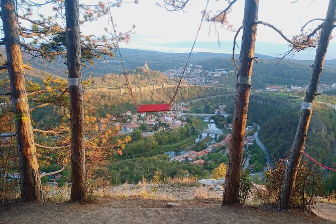Hike Bulgaria Love Swing, Veliko Tarnovo and Tarevet Fortress - Hiking to the Love Swing from Arbanasi
