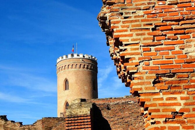 Hiking to the Poenari Fortress and Princely Court of Târgoviște - Should you book the Poenari and Târgoviște tour?