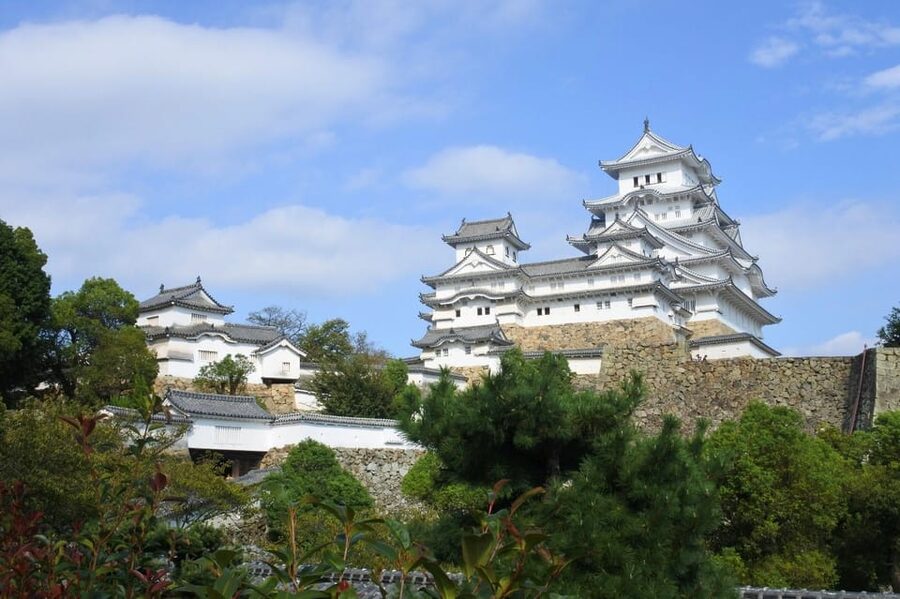 Himeji: Express Guided Tour of Himeji Castle in 90 Minutes - Why Himeji Castle deserves a guided visit