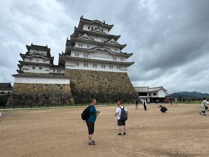 Himeji: Himeji Castle & Kokoen Garden 3.5-Hour Guided Tour - Key points to know before booking
