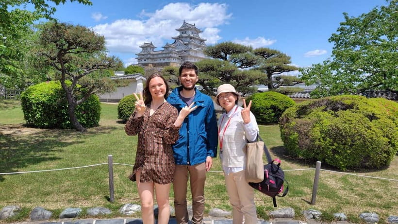 Himeji: Himeji Castle & Kokoen Garden 3.5-Hour Guided Tour - Two hours inside the six-story castle tower