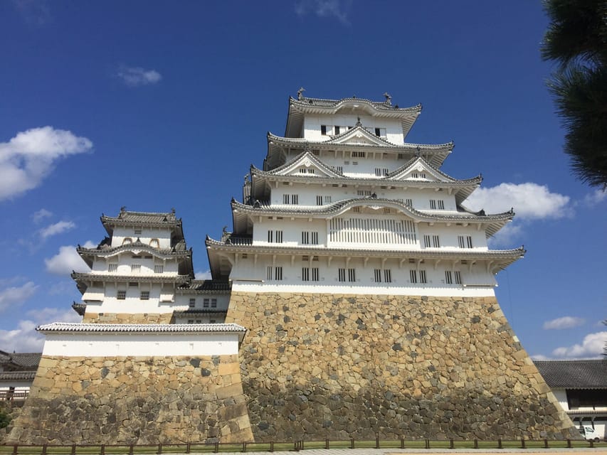 Himeji: Private Guide Tour of the Castle from Osaka or Kyoto - Himeji Station and the walk toward the castle