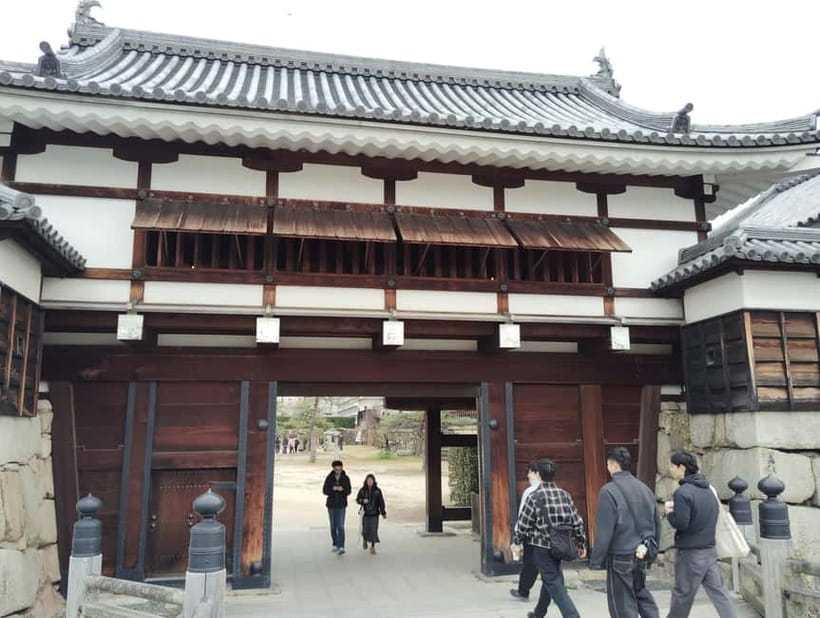 Hiroshima Castle 1h guide tour - Inside the tower: the Mori clan and Edo life