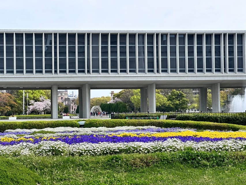 Hiroshima; Hiroshima Peace Memorial Museum and Castle Tour - The guides make the biggest difference