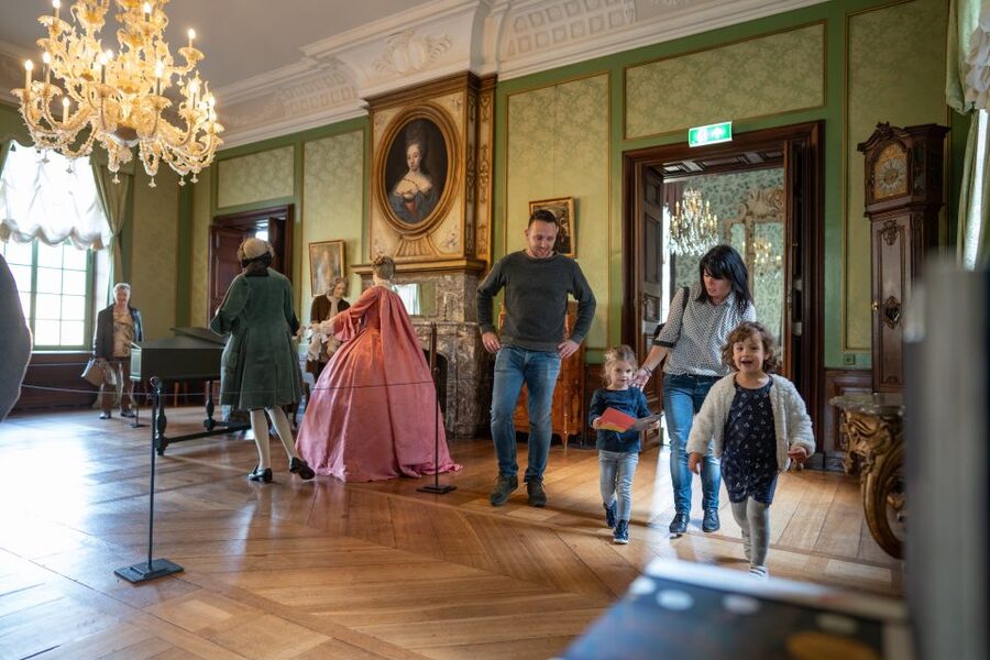 Hoensbroek: Entry Ticket to Hoensbroek Castle - The Discover the Castle Tour for children