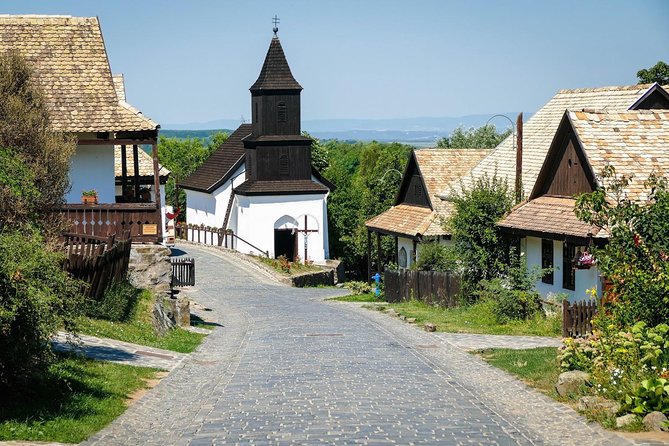 HOLLÓKŐ UNESCO World Heritage site + Eger Castle Private guided tour - Eger’s wine connection