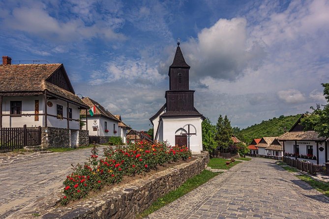 HOLLÓKŐ UNESCO World Heritage site + Eger Castle Private guided tour - The castle above Hollókő