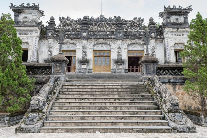 Hue City and The Citadel via Hai Van Pass Daily Small Group Tour - A short stop at Lang Co Beach