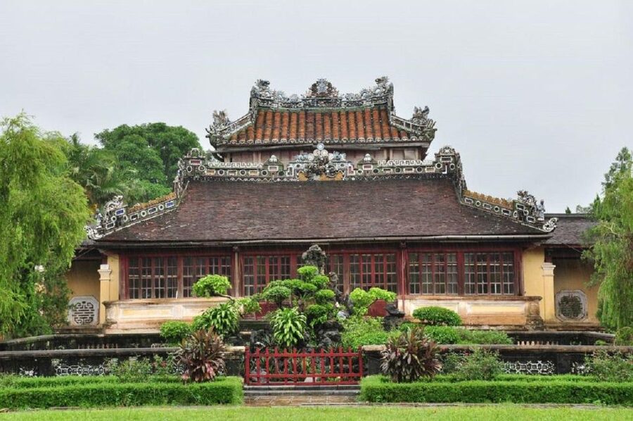 Hue Customizable Tour with Imperial Citadel & Forbidden City - Thai Hoa Palace and the Meaning of Ceremony