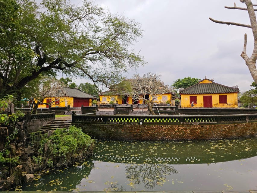 Hue Imperial City Walking Tour: Citadel & Forbidden City - Cua Chuong Duc and a useful pause