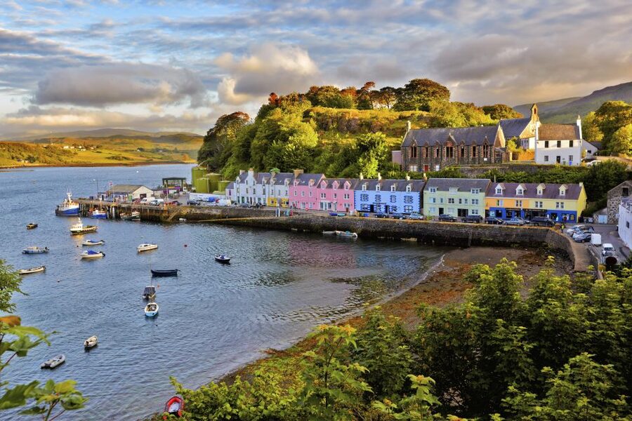 Inverness: 2-day Isle of Skye, Fairy Pools & Castles Tour - Dunvegan Castle and the western side of Skye