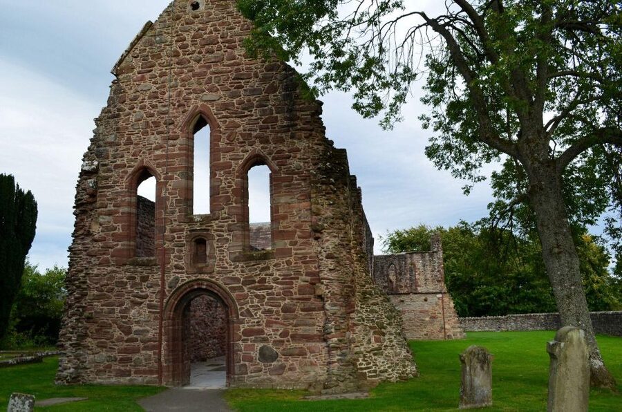 Inverness: Loch Ness Cruise, Castle, and Outlander Tour - Culloden Battlefield, where the past feels close