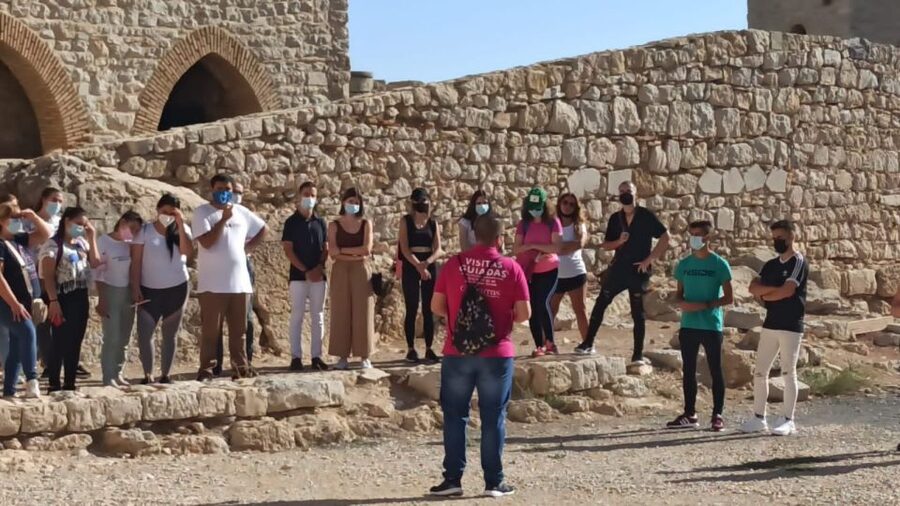 Jaén: Castle of Santa Catalina Entry with Guided Tour - Who should book this castle tour?