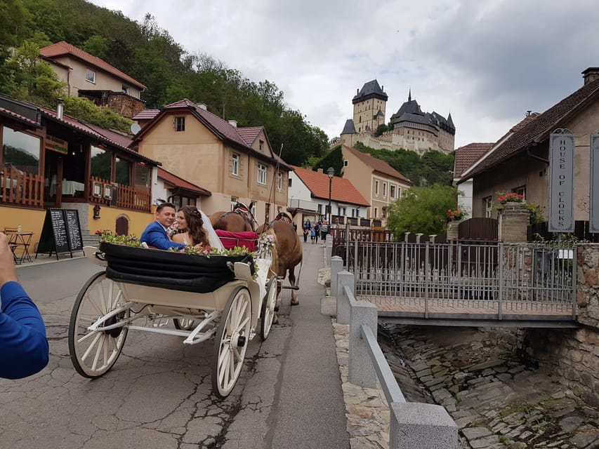 Karlštejn castle by horse carriage - Practical limits you should take seriously