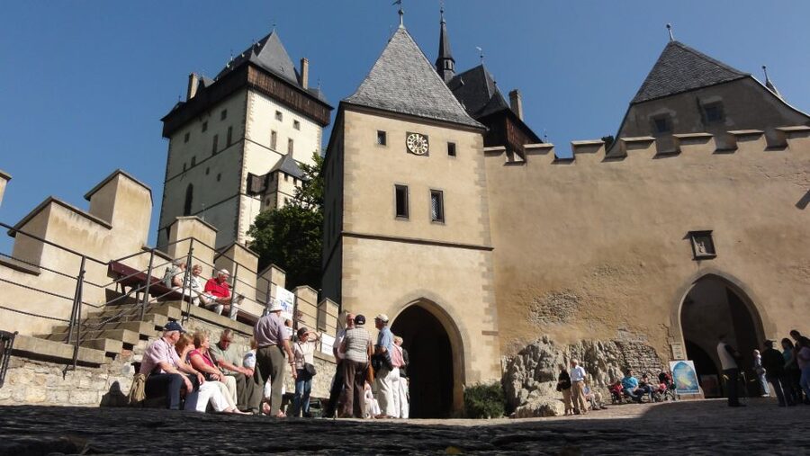 Karlstejn Castle & Crystal Manufactory - Private Tour - Why Karlstejn Makes a Good Day Trip From Prague