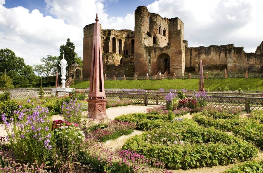 Kenilworth Castle and Elizabethan Garden Entry Ticket - The Tudor stables bring 900 years of change together