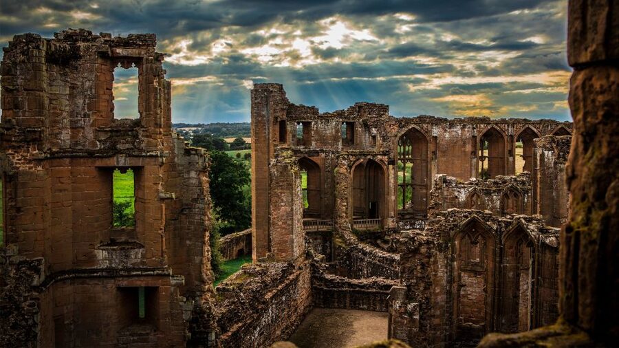 Kenilworth Castle and Elizabethan Garden Entry Ticket - The Elizabethan Garden and Robert Dudley’s grand ambition