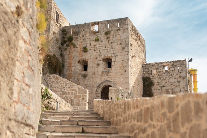 Klis Fortress, Stella Croatica and Vranjaca Cave Private Tour - Leaving Split at 8:30 a.m.