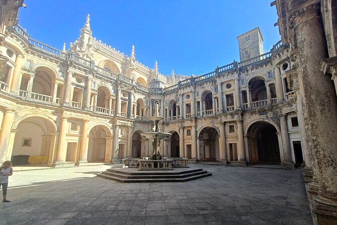 Knights Templar Castle, Nazaré & Óbidos️ Private Day Tour - What the private guide adds
