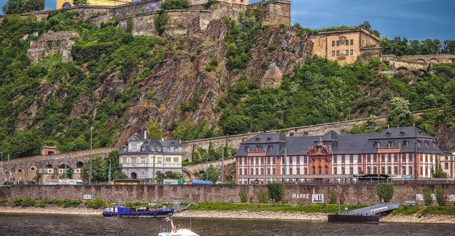Koblenz: Old Town Tour with the Ehrenbreitstein Fortress - The Street Between Liebfrauenkirche and St. Castor