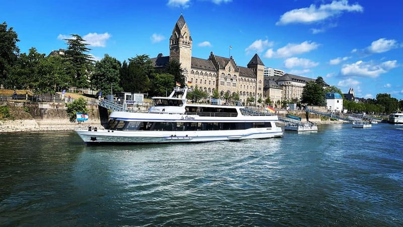 Koblenz:Rhine Valley boat tour along the castles and palaces - Upriver toward Braubach and Marksburg Castle