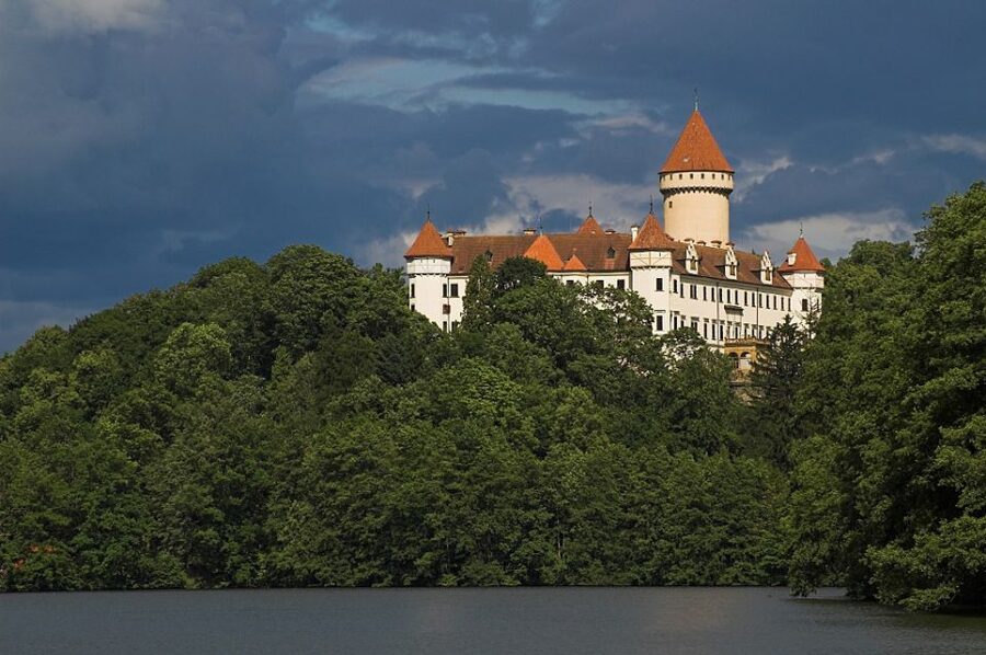 Konopiště: Chateau Tour from Prague - Timed routes and the risk of seeing only one wing