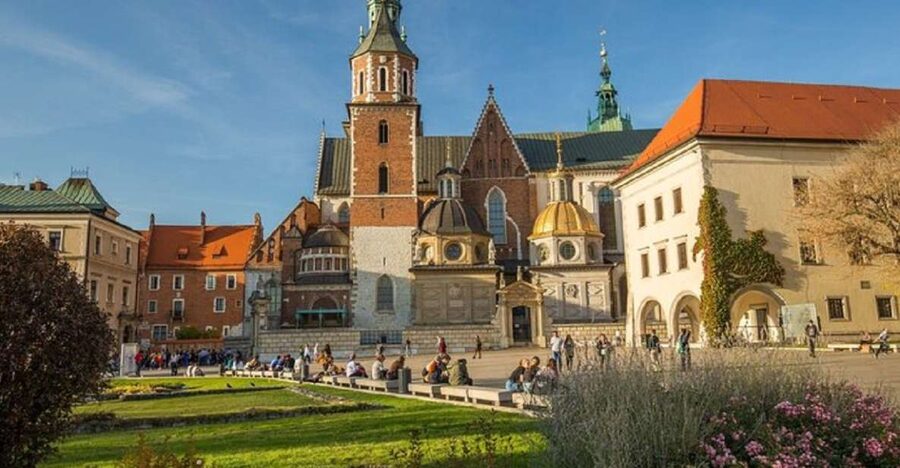 Kraków: 3-Day Wawel Castle, Wieliczka, and Auschwitz Tour - Why this three-day Kraków tour works