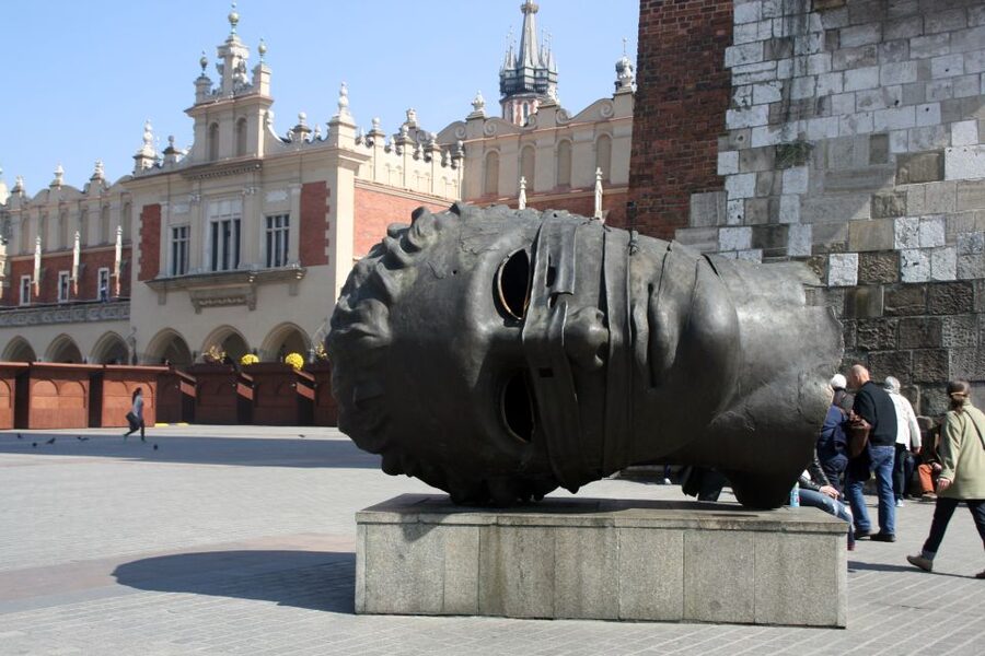 Kraków: 3-Day Wawel Castle, Wieliczka, and Auschwitz Tour - Day three: Auschwitz and the weight of memory