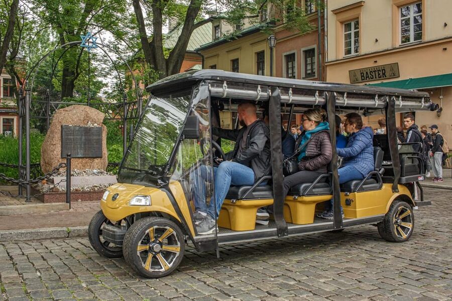 Krakow: Old Town and Wawel Castle Guided Golf Cart Tour - Starting around Planty and the old defenses