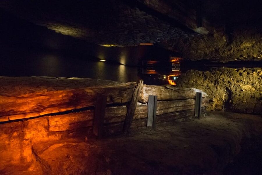 Krakow: Rynek Underground & Wawel Castle, Cathedral Tour - Key points at a glance