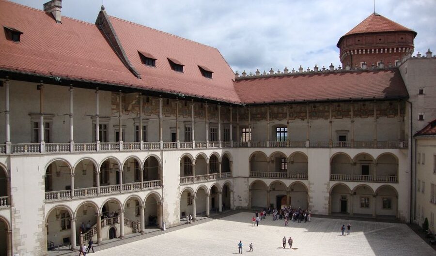 Krakow: Skip-the-Line Wawel Castle & Old Town Guided Tour - Jagiellonian University and Planty Park