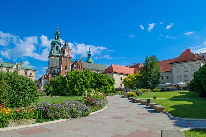 Krakow: Skip-the-Line Wawel Castle & Old Town Guided Tour - Inside the Wawel State Rooms