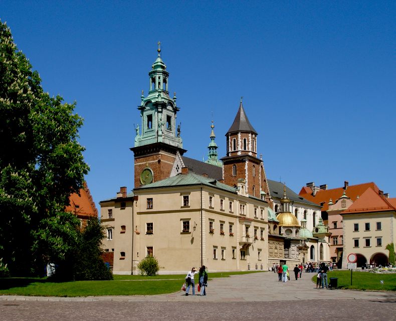 Krakow: Wawel Castle and Cathedral Guided Tour - Practical Tips for a Smooth Visit