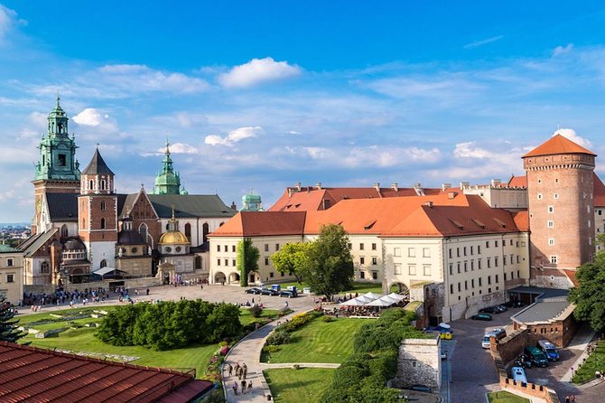 Krakow: Wawel Castle & Cathedral Guided Tour - Inside the royal chambers