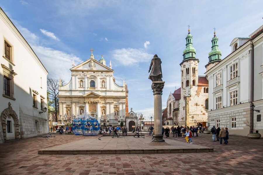 Krakow: Wawel Castle & Cathedral, Old Town & City Basilica - Walking from Wawel into Kraków’s Old Town